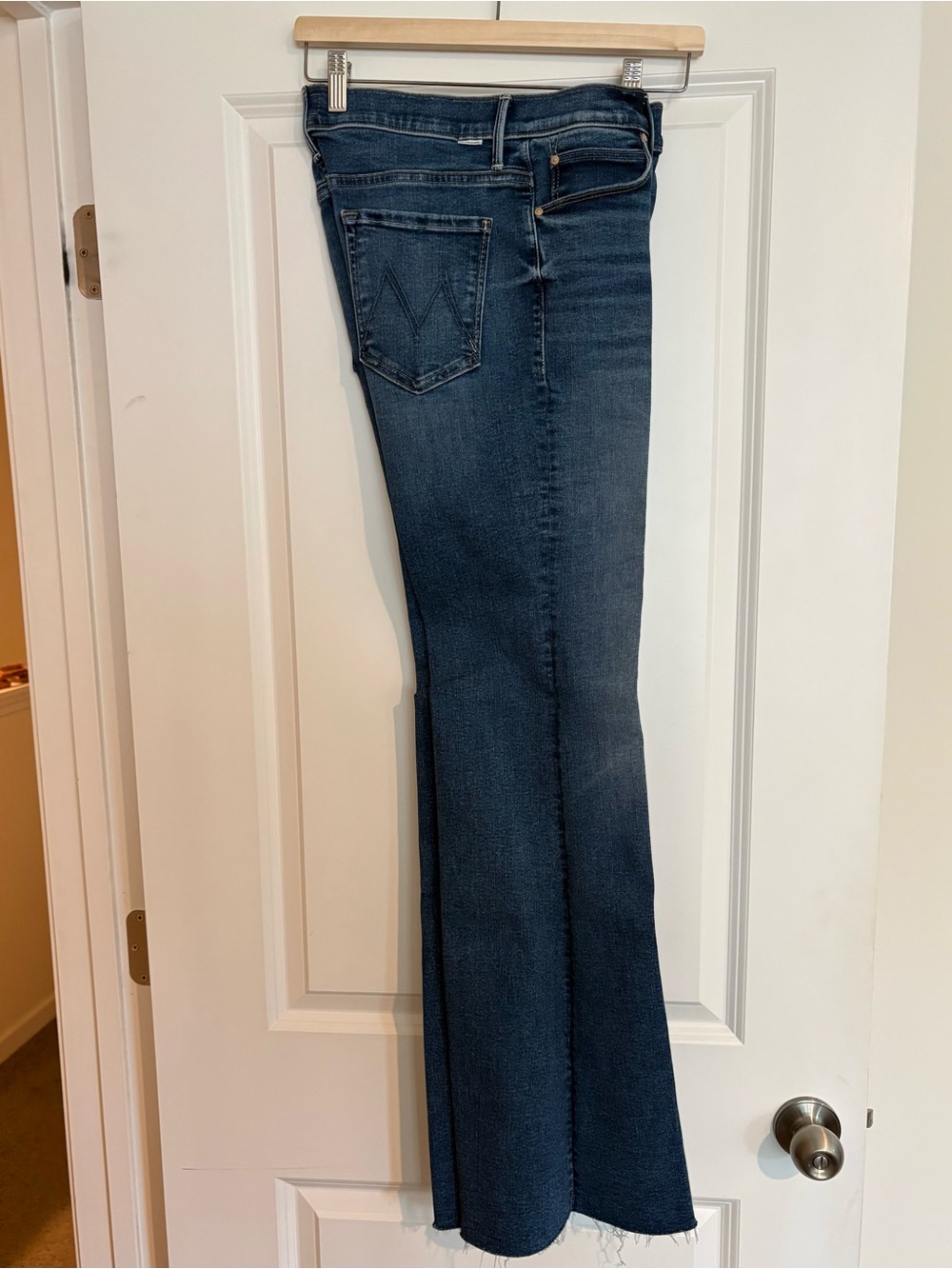 MOTHER “The Doozy Sneak Fray” Mid-rise Wide-Leg Jeans in Medium Blue Wash - Picture 5 of 9